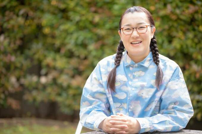 笑顔で話す白鳥久美子さん