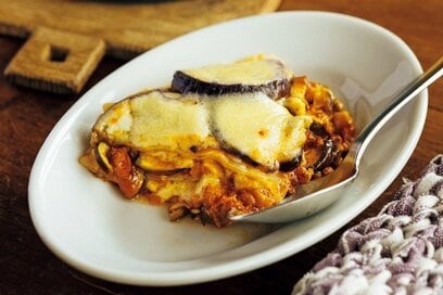 せいろで15分蒸すだけ「秋ナスのラザニア」レシピ。　ギョーザの皮でお手軽に完成、プロ級の味