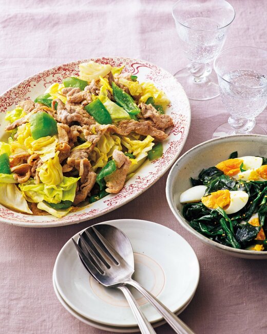 豚肉、キャベツ、ピーマンのみそ炒めとニラ、ワカメ、卵のナムルの画像