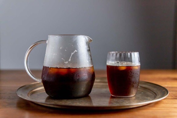 ドリップしたコーヒーを入れておくガラスピッチャーです