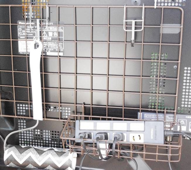 コンセントタップつり下げ