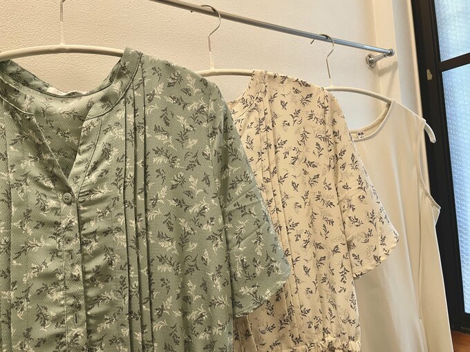 服を乾かしている