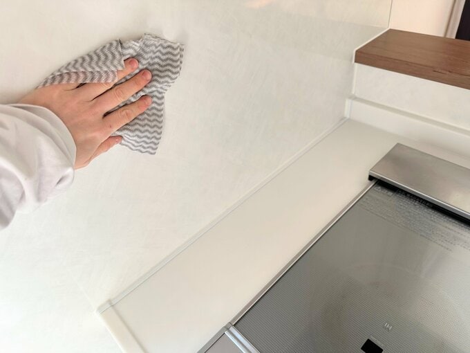 調理後にすぐ油汚れを拭く