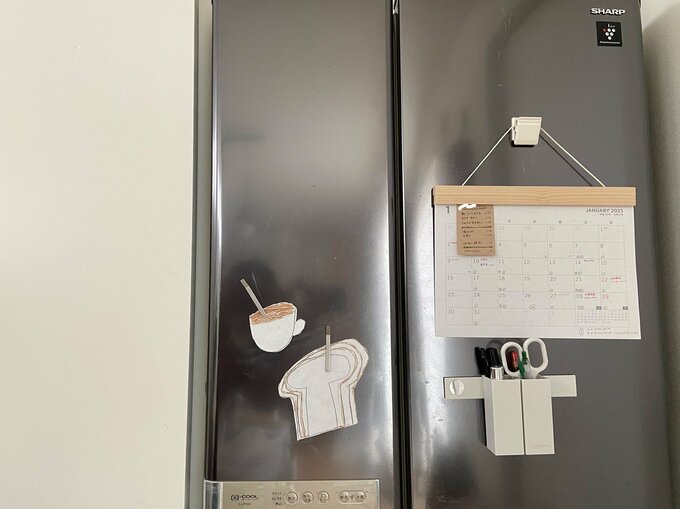 実際のカレンダーはアクセスのいい冷蔵庫に貼っています