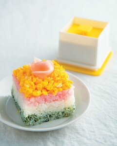 かわいいデコ寿司があっという間にでき上がり！