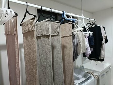 「部屋干しOK」「洗濯機のそばに干す」で家事ラクに。洗濯の常識を手放して心が軽くなった