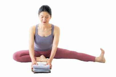 家事のすき間時間でできる「股関節ストレッチ」2つ。おなかが引っ込み「一生歩ける体」に！