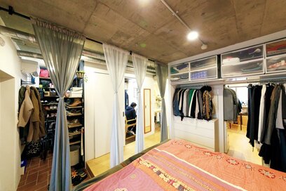 56㎡のマンションリノベ。小上がり、可動式家具、扉をつけない＆閉めないで広々住める
