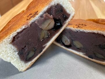 「9割あんこ」のご当地パンを発見！薄皮で黒豆入りと大満足