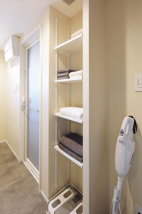 お風呂上りに使うタオルをサッと取り出せる棚