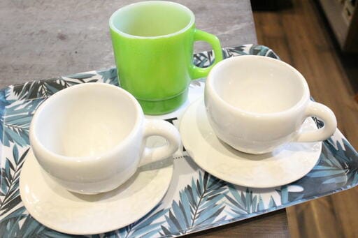 マグカップとコーヒーカップ