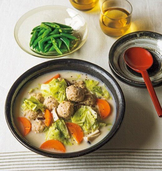 「春キャベツ鶏団子」と「スナップエンドウのナムル」