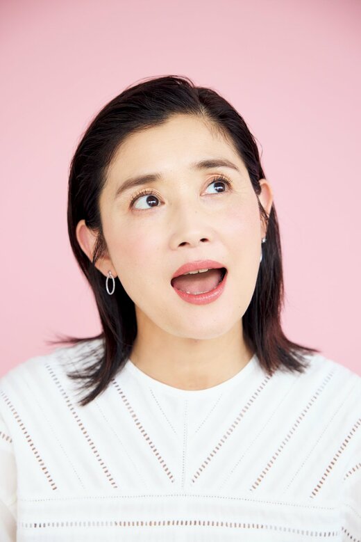 口を大きく開ける石田さん