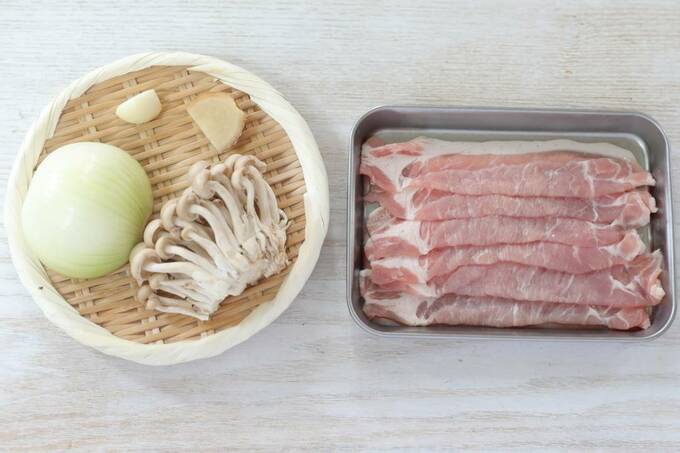 タマネギやお肉など