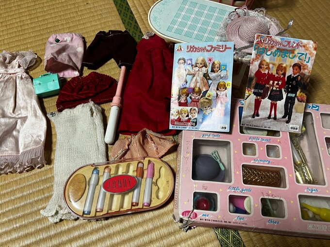 リカちゃんのメイク道具など