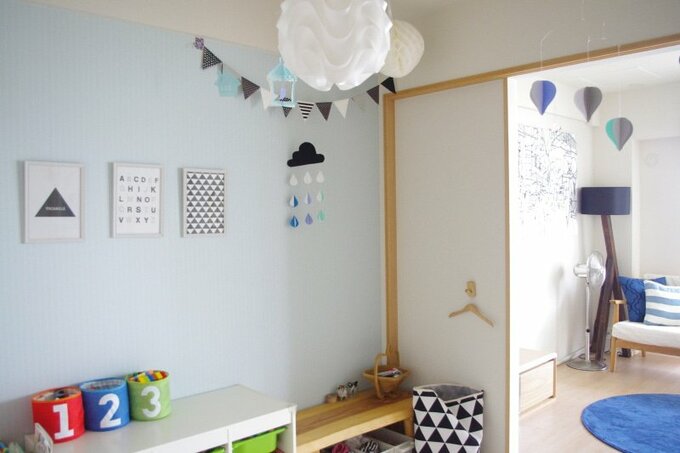 オープンなボックスに入れるだけの収納が遊びやすく、片づけやすい