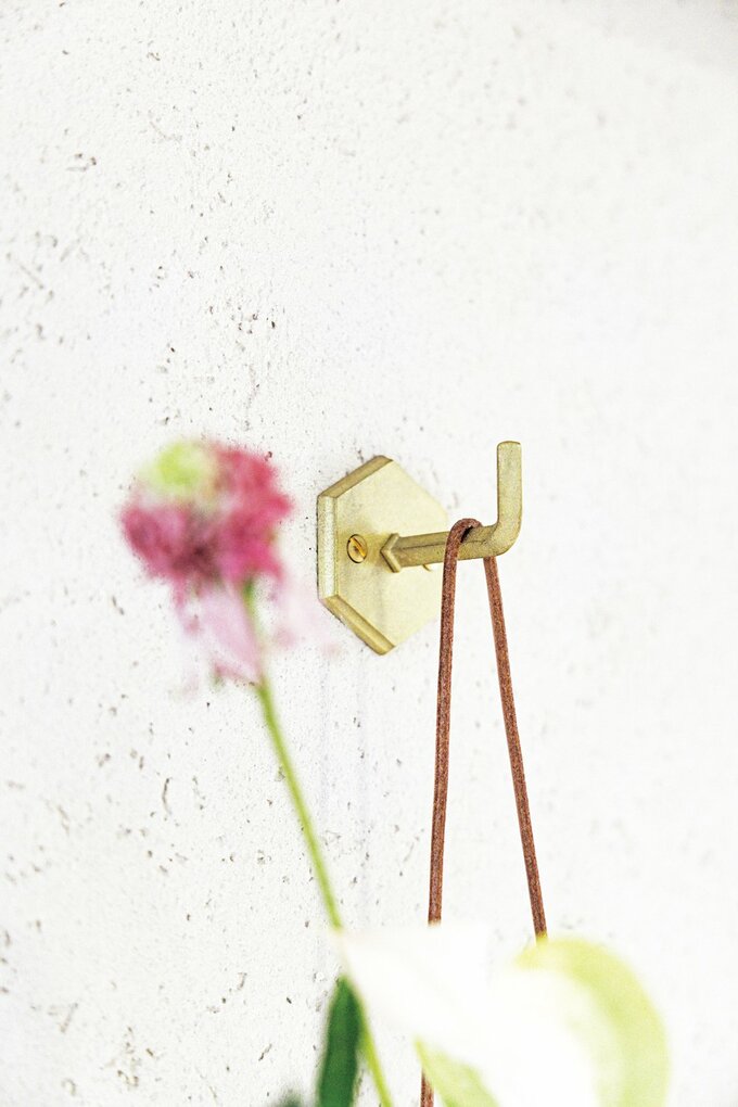 真ちゅう製のフック