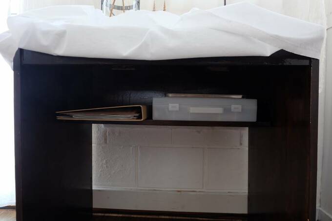 よく使うけど片づけが面倒なものは布で隠すだけに!