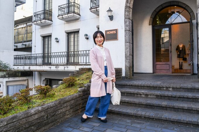 体型カバーし肌色を明るく見える「ロングカーデ」