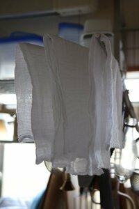 思いっきり洗える白いタオルとふきんを使い回せばラクチン