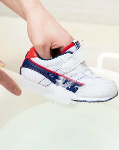 スニーカーを真っ白に戻したい!