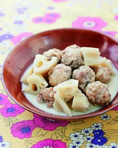 豚こまボールとレンコンの豆乳煮