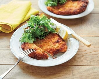 志麻さんのミラノ風カツレツ。鶏胸肉がカリッと軽やか食感