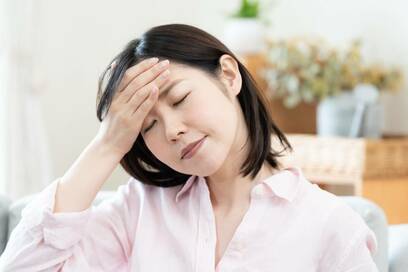 雨や台風で体調が悪くなる「天気痛」。乗り物酔いしやすい人は注意