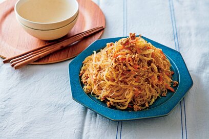 レンチンで一発・野菜たっぷりチャプチェ。春雨の水戻し不要