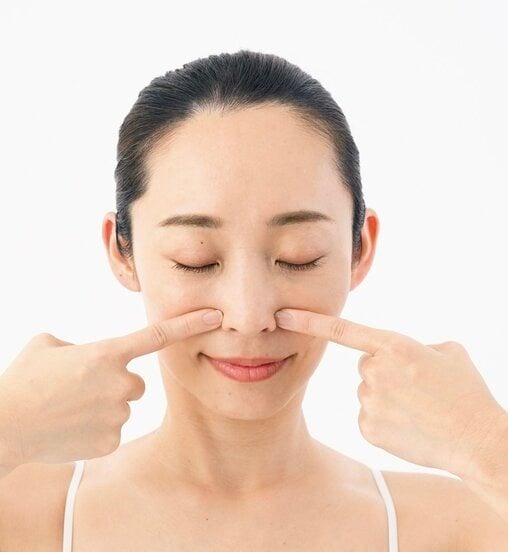 小鼻のツボの押し方