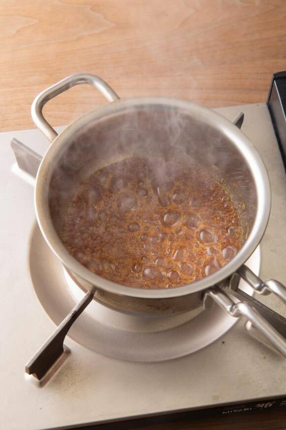 お鍋にキャラメルソース