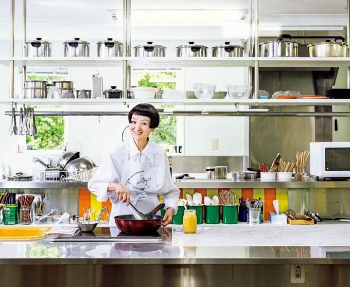 キッチンに女性