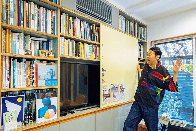 打ち合わせスペースを兼ねるダイニングの壁面