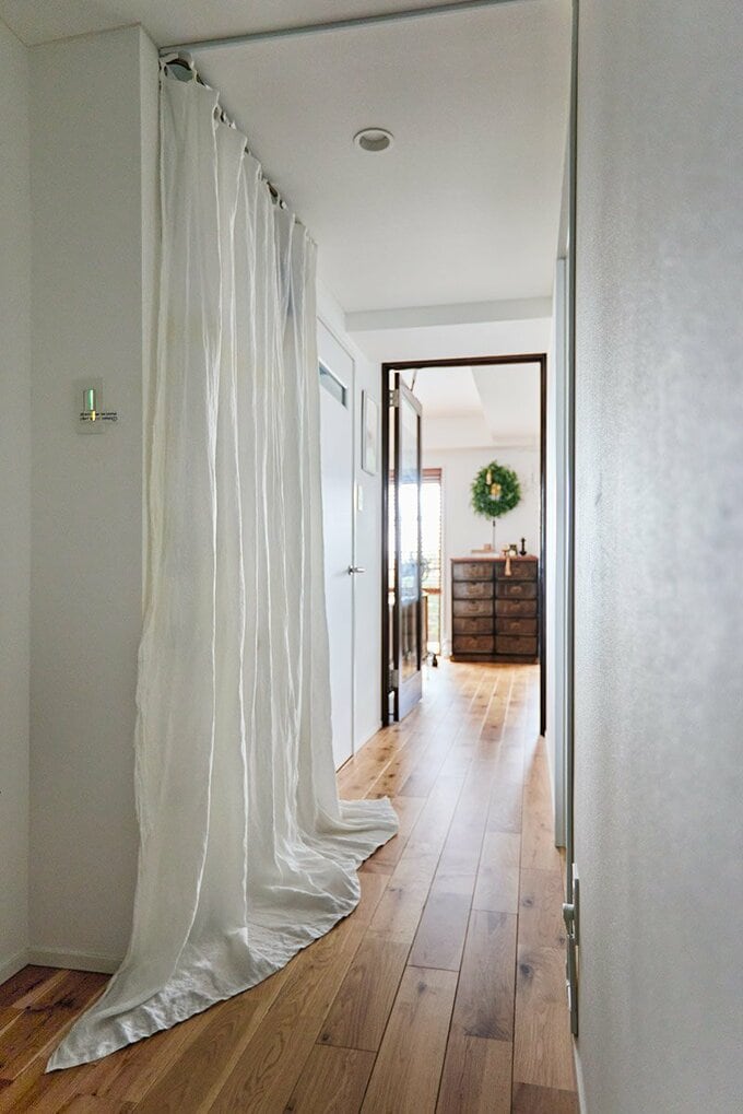 カーテン隠す収納