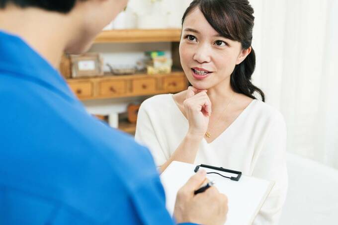 相談する様子