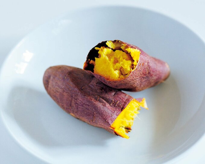 お皿に焼きいも