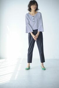 テーパードパンツのコーデ