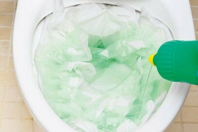 便器内の黒ずみはつけおきが正解！トイレの大掃除は効率よく清潔に