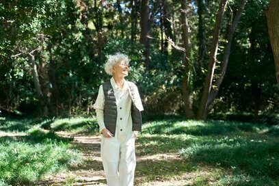 都市部vs地方、認知症リスクは住む場所で変わる。まずは「1日4000歩」を目標に