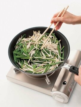 メインに、サブに大活躍！キャベツとモヤシを確実においしく炒めるテク