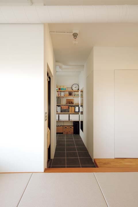 洋室をひとつつぶして広く取った土間スペース
