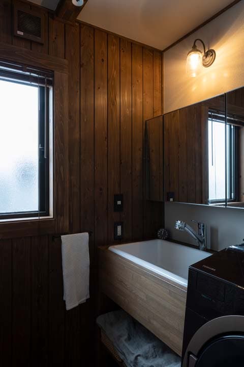 洗面室の大きなシンク