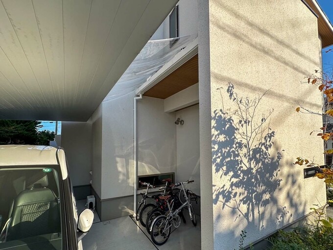 駐車場と自転車置き場