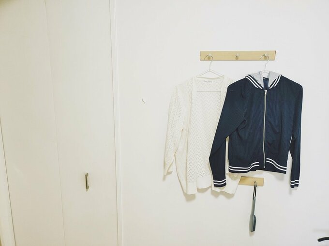 クローゼットの隣の壁