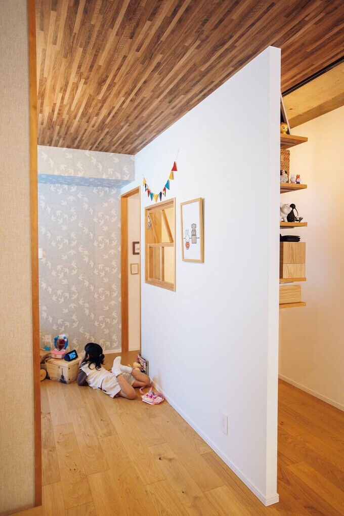 LDKとの仕切りは大きな壁一枚のみ