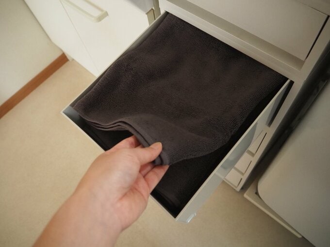 無印良品「ふっくらパイル フェイスタオル チャコール」