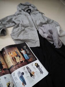 スマホを使って服選び!雑誌で見つけたすてきコーデを即マネする方法