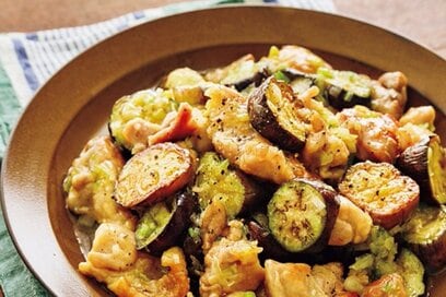 山本ゆりさん絶品「ナスの塩ダレ」レシピ。鶏モモ肉と合わせて今夜のおかずに