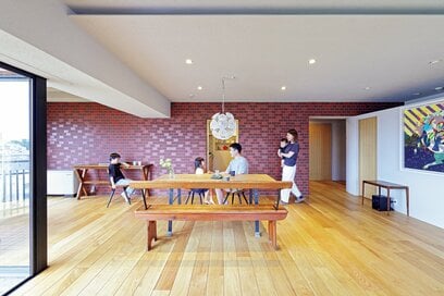 アートや家具が映える開放感ある空間に。113㎡のマンションリノベ事例