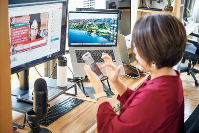 ワークスペースのある二世帯住宅事例。80代の母もラクに家事できる工夫がいっぱい